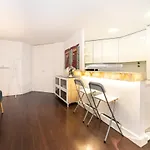 Comfortable Apartment in Marquês de Pombal